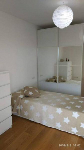 Piso de 2 habitaciones en Av. Lamadosa.